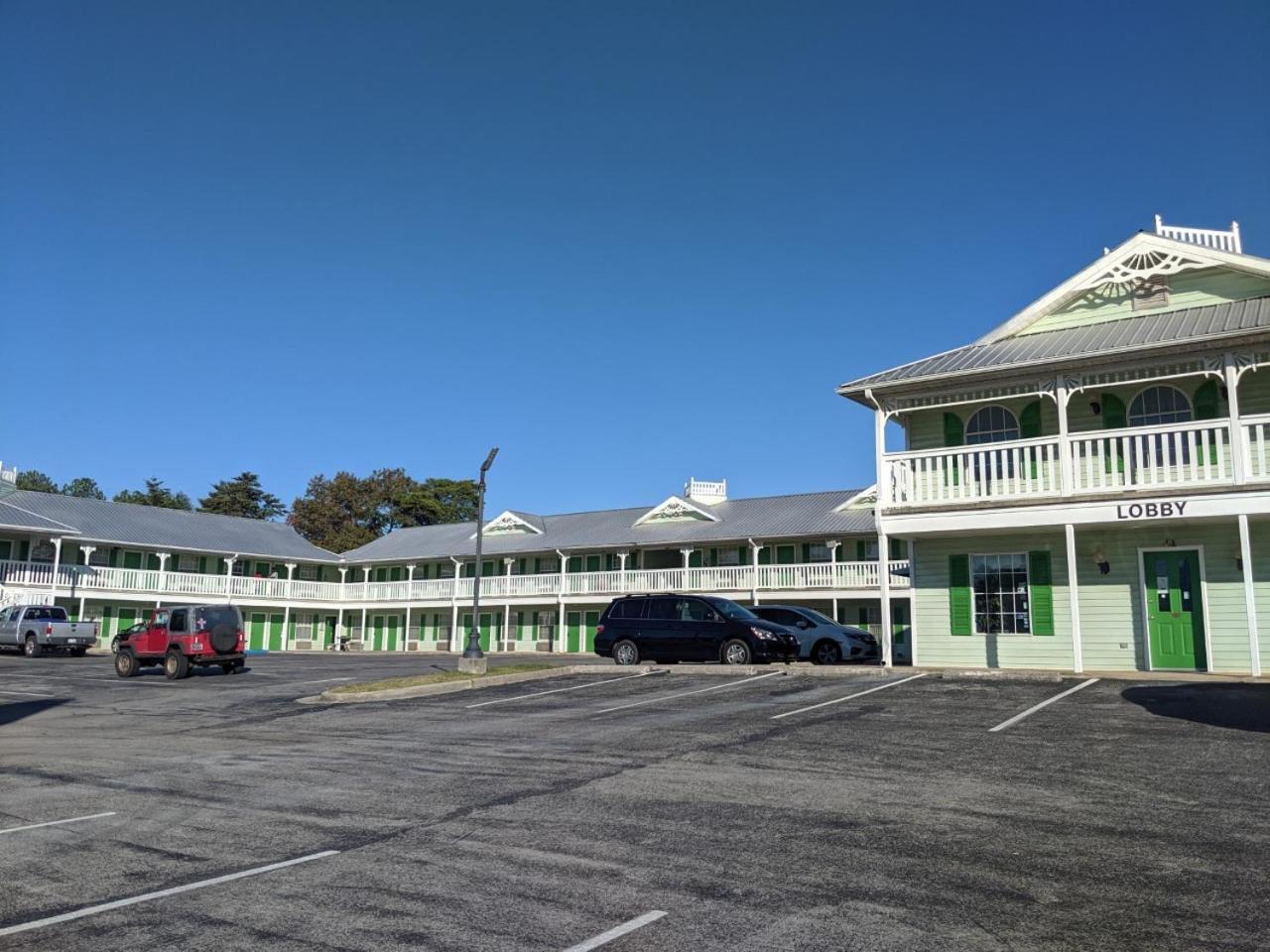 Key West Inn - Chatsworth Exterior photo